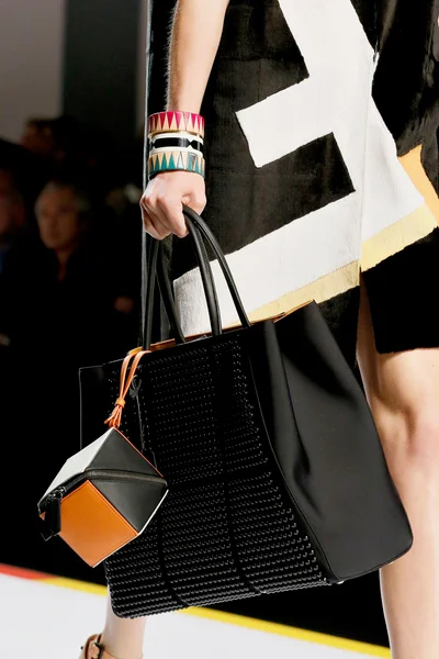 Look 74